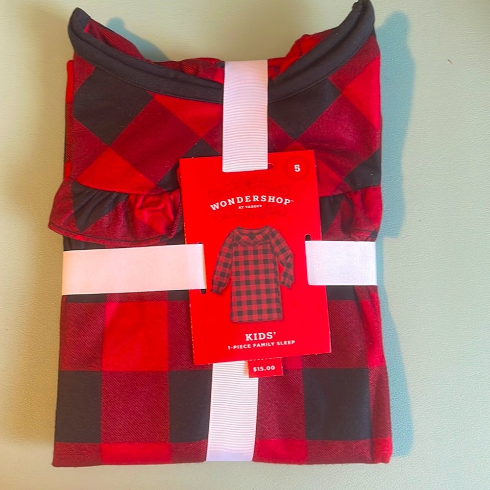 Kid sleepwear Size 5